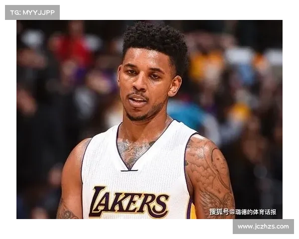 尼克·杨转型为生活方式影响者分享个人日常与独特时尚风格